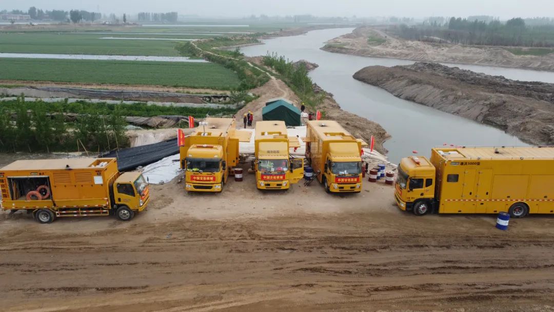 河南贾鲁河应急抽排水处置任务2.jpg