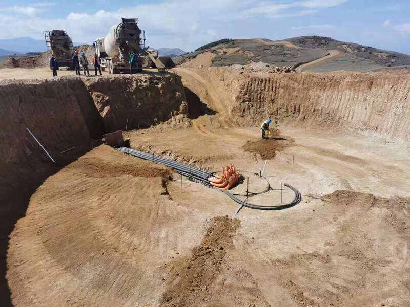 普格甘天地二期风电场项目风机基础垫层浇筑
