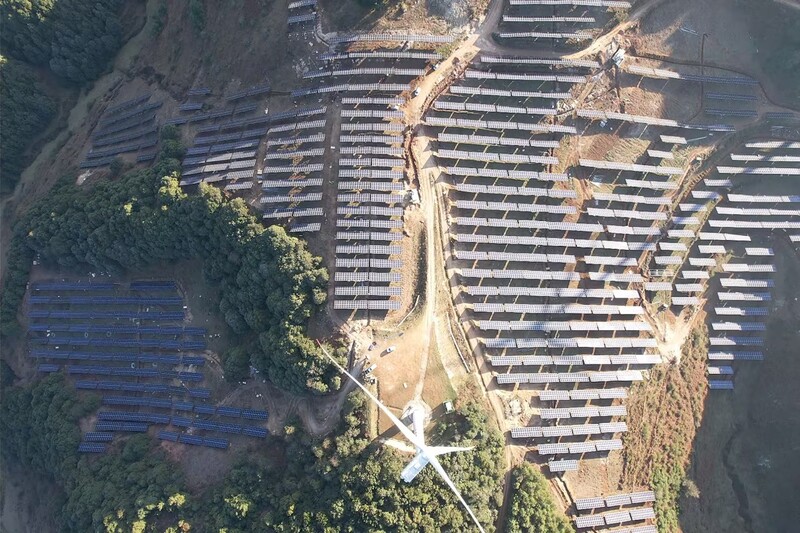光伏场区无人机航拍图2